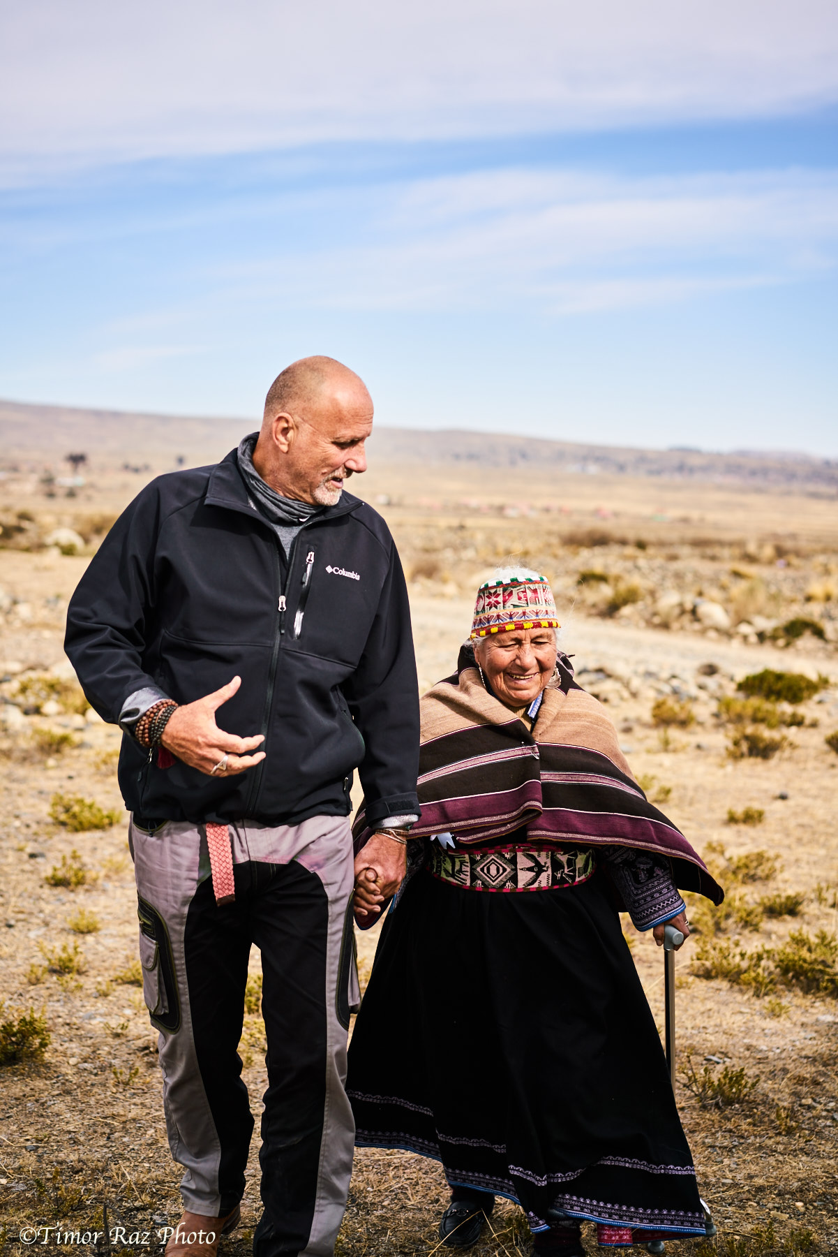 Yossi Ghinsberg with an Uchupiamona elder